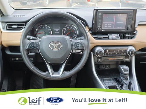 Used 2020 Toyota RAV4 XLE Premium image 25