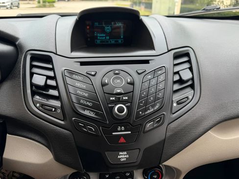 Used 2017 Ford Fiesta SE FWD image 24