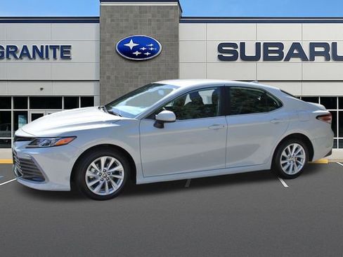 Used 2024 Toyota Camry LE image 4