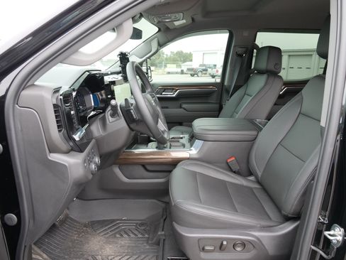 Certified 2024 Chevrolet Silverado 1500 LT Trail Boss w/ Convenience Package II image 16