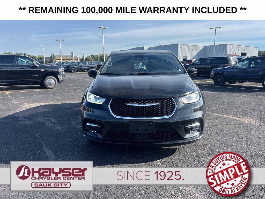 Used 2025 Chrysler Pacifica Select FWD image 3