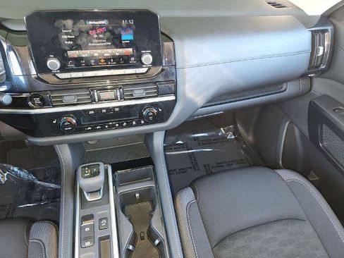 Certified 2025 Nissan Pathfinder SV image 17