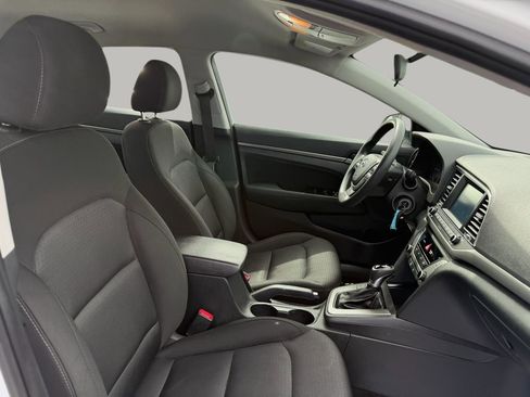 Used 2018 Hyundai Elantra SEL FWD image 25