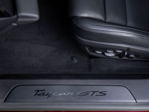 Used 2023 Porsche Taycan GTS image 22