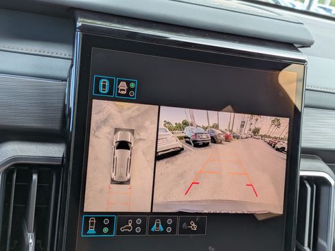 New 2026 GMC Acadia AT4 w/ Luxury Package AWD/4WD image 29