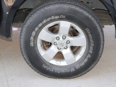 Used 2011 Nissan Frontier SV w/ SV Premium Utility Pkg image 25