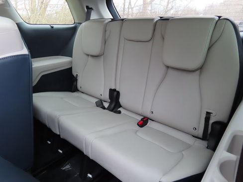 New 2026 Kia Carnival SX FWD image 22
