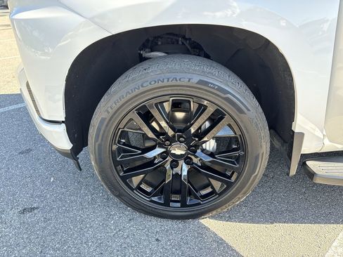 Used 2020 Chevrolet Silverado 1500 High Country w/ Technology Package image 25