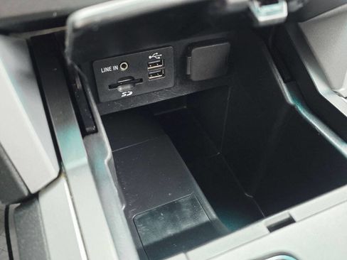 Used 2014 Ford Explorer XLT w/ Equipment Group 202A image 22