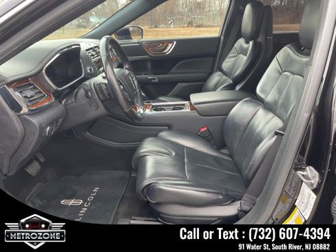 Used 2019 Lincoln Continental Select w/ Continental Climate Package image 15