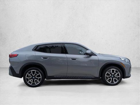 Used 2026 BMW X2 xDrive28i AWD/4WD image 4