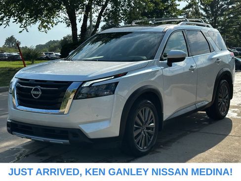 Certified 2025 Nissan Pathfinder SL w/ SL Premium Package AWD/4WD image 7