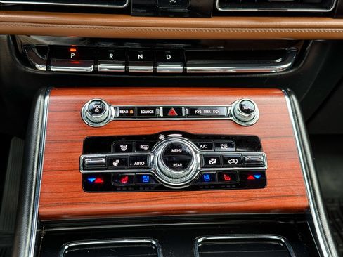 Used 2023 Lincoln Aviator Reserve w/ Equipment Group 201A image 25