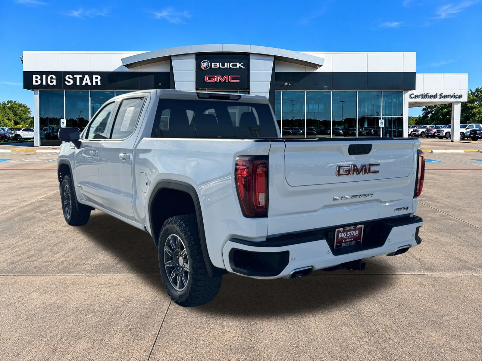 Used 2025 GMC Sierra 1500 AT4 AWD/4WD image 5