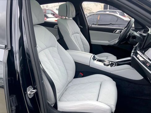 Used 2026 BMW X6 xDrive40i w/ Climate Comfort Package image 9