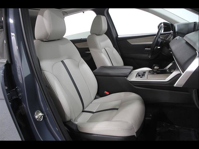 Certified 2025 MAZDA CX-70 Plug-In Hybrid w/ Premium Pkg AWD/4WD image 17