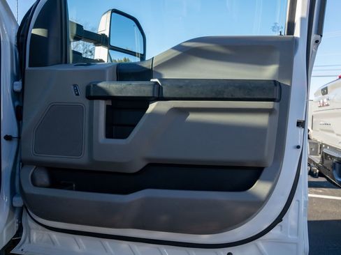 Used 2018 Ford F350 XL w/ Power Equipment Group image 10