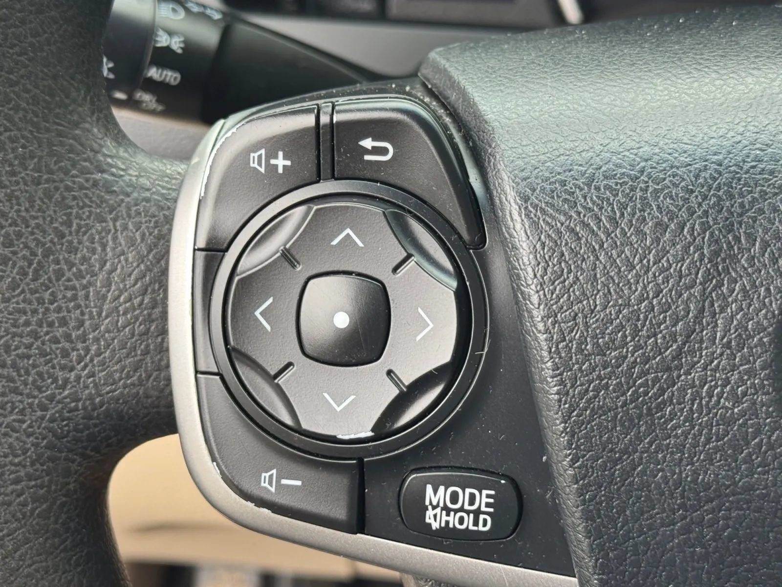 Used 2012 Toyota Camry LE FWD image 26