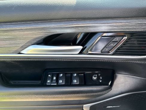 Used 2024 Jeep Wagoneer L Series III w/ Flexible Seating Group image 14