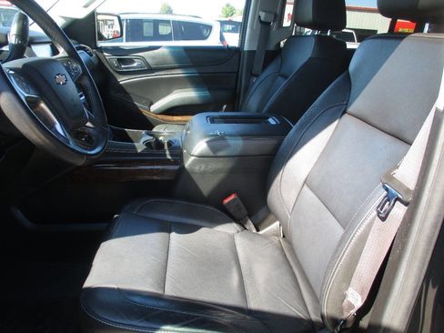 Used 2017 Chevrolet Suburban LT image 15
