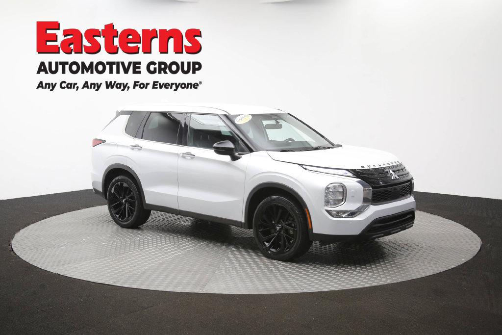 Used 2023 Mitsubishi Outlander SE Black Edition AWD/4WD image 50