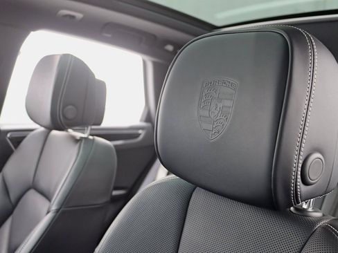 Used 2023 Porsche Macan Turbo image 26