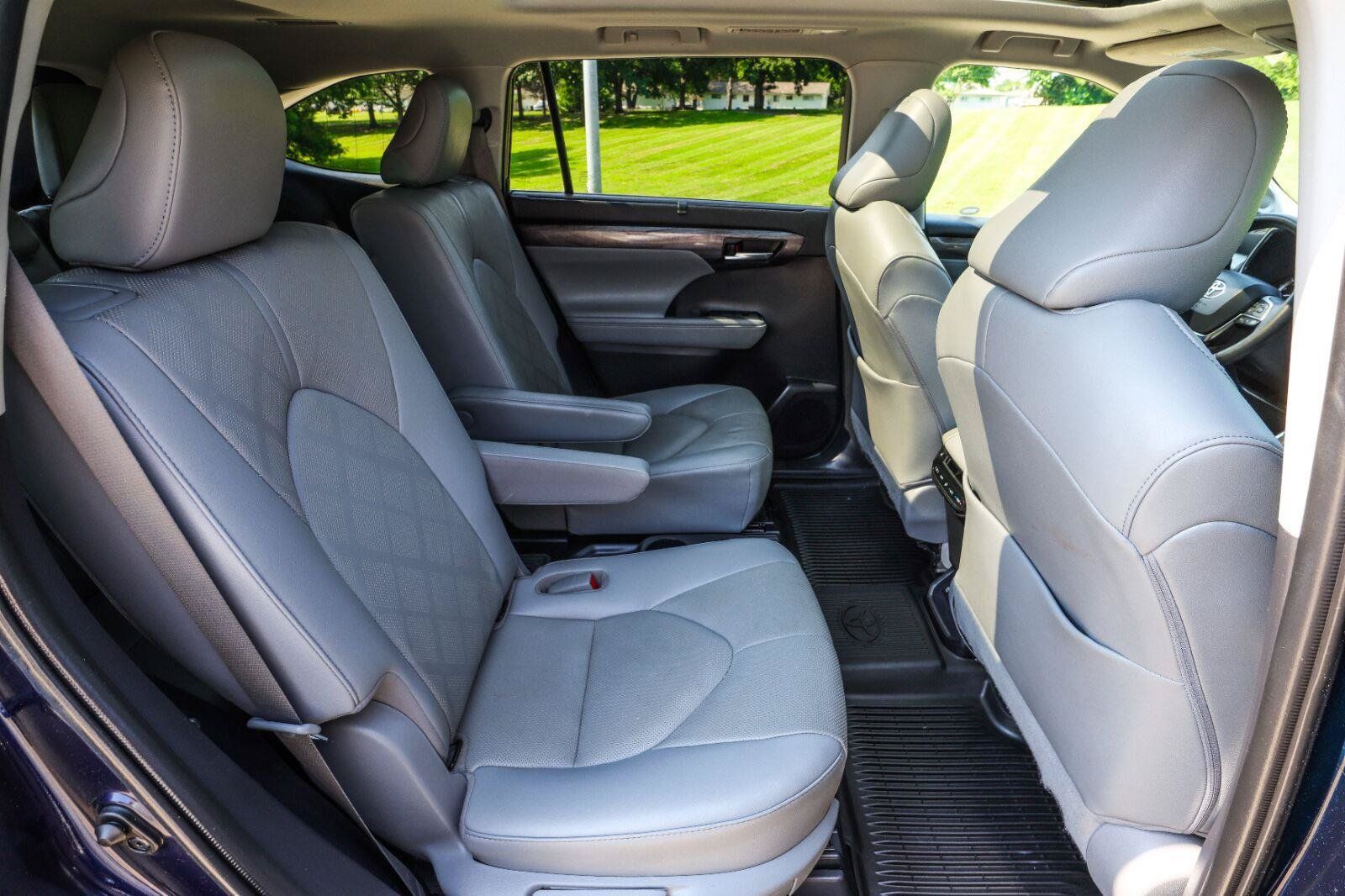 Used 2020 Toyota Highlander Platinum AWD/4WD image 42