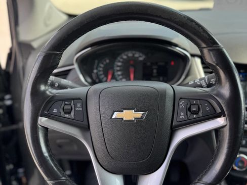Used 2018 Chevrolet Trax LT w/ Driver Confidence Package FWD image 11
