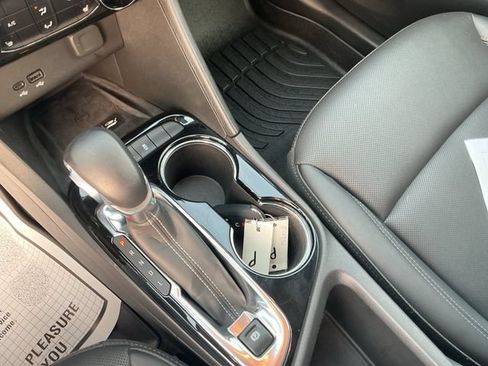 Used 2024 Buick Encore GX Sport Touring w/ Comfort Package AWD/4WD image 18