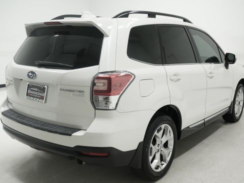 Used 2017 Subaru Forester 2.5i Touring AWD/4WD image 4