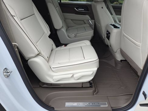 New 2026 GMC Yukon XL Denali w/ LPO, Floor Liner Package AWD/4WD image 24
