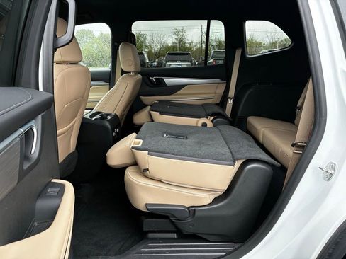 Used 2025 Buick Enclave Preferred FWD image 33