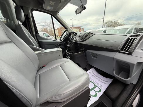 Used 2017 Ford Transit 350 350 HD 2dr 178 in. WB DRW Chas image 8