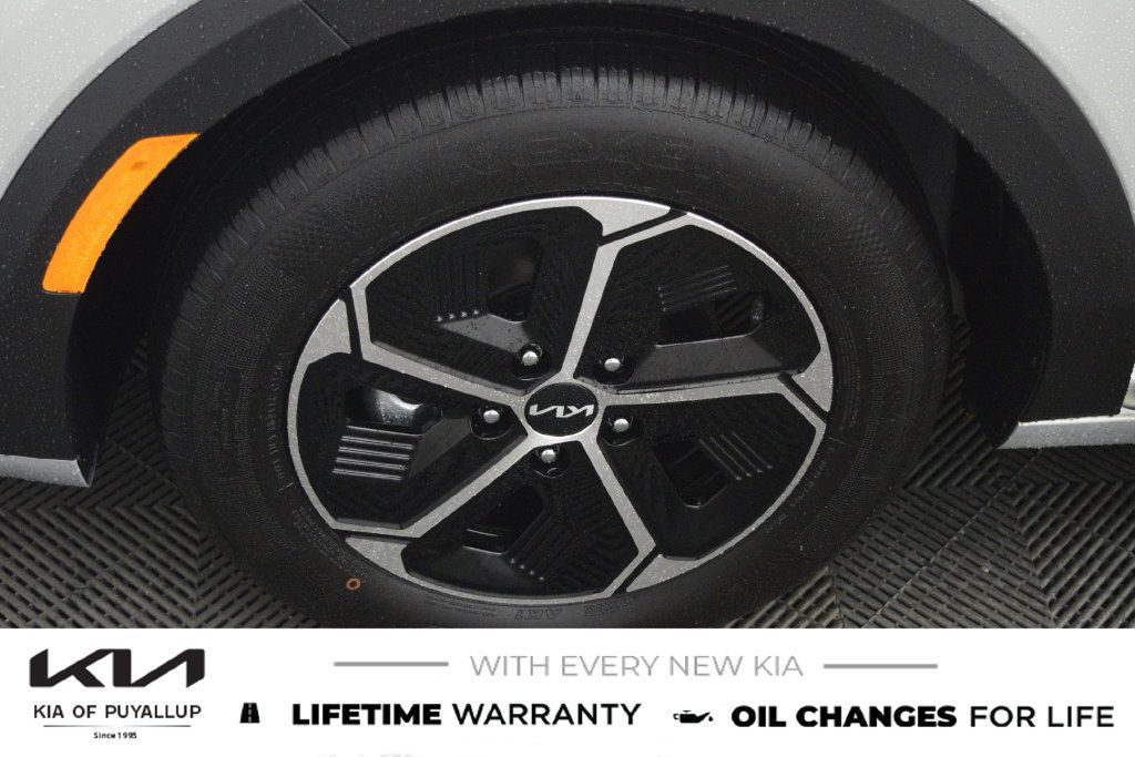 New 2027 Kia Niro LX FWD image 22