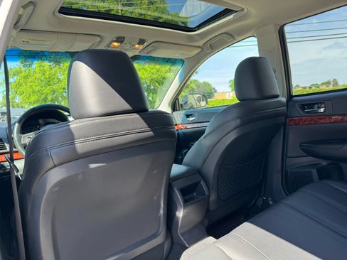 Used 2011 Subaru Outback 2.5i Limited AWD/4WD image 36