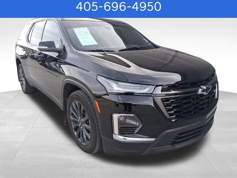 Used 2023 Chevrolet Traverse RS image 2