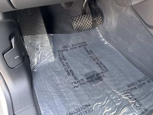 Used 2021 Audi Q8 Premium image 16