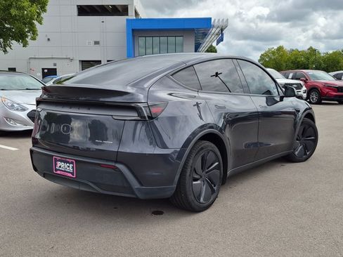 Used 2026 Tesla Model Y AWD image 5