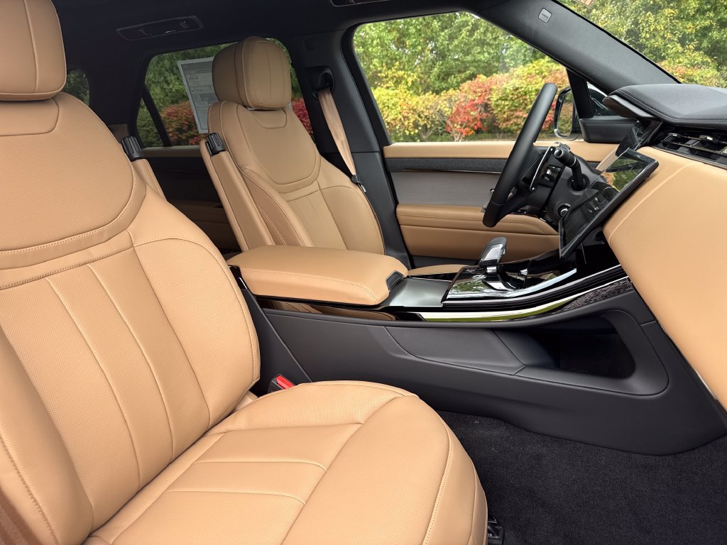 New 2027 Land Rover Range Rover Sport SE AWD/4WD image 15