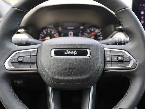 Used 2024 Jeep Compass Limited w/ Sun and Sound Group AWD/4WD image 39