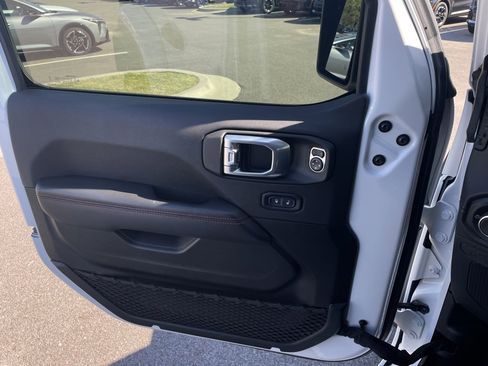 Used 2024 Jeep Wrangler Unlimited Rubicon image 20