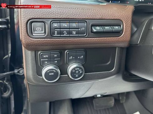Used 2022 GMC Yukon Denali AWD/4WD image 29