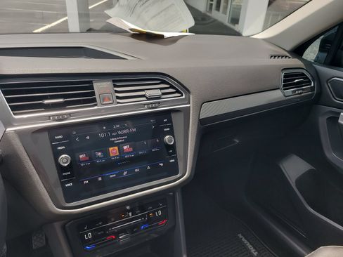Used 2024 Volkswagen Tiguan SE FWD image 20