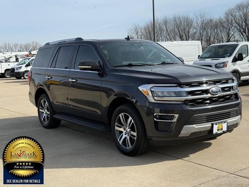 Used 2024 Ford Expedition Limited AWD/4WD image 3