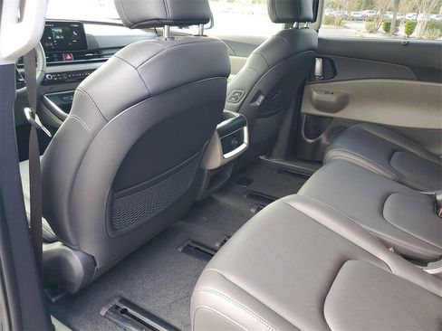 New 2026 Kia Carnival EX image 21