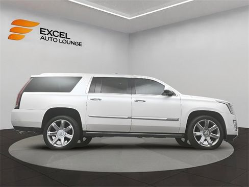 Used 2017 Cadillac Escalade ESV Premium Luxury image 43