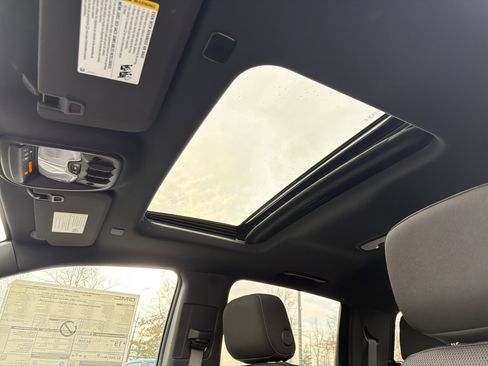 New 2026 GMC Canyon Elevation w/ Convenience Package image 28