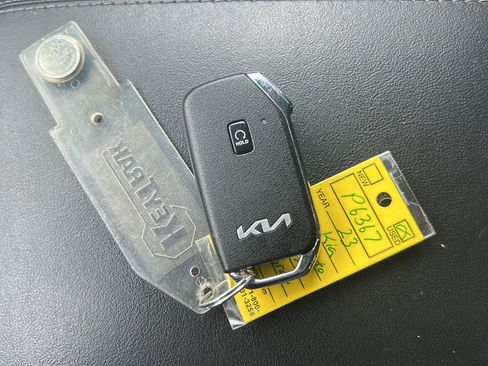 Used 2023 Kia Sorento SX AWD/4WD image 41