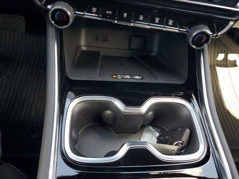 New 2026 Chevrolet Traverse RS w/ LPO, Floor Liner Package FWD image 27