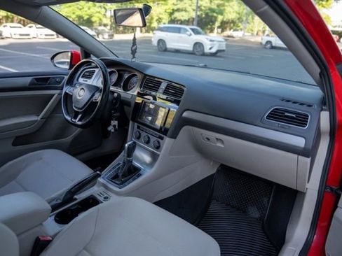 Used 2015 Volkswagen Golf S FWD image 19